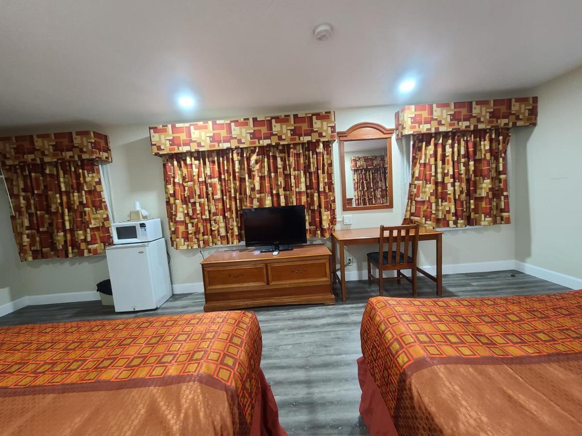 Majestic Inn & Suites Кламат Фолс Экстерьер фото