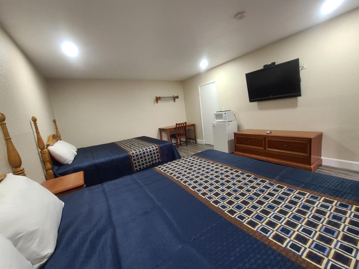 Majestic Inn & Suites Кламат Фолс Экстерьер фото